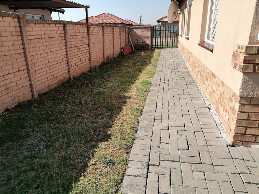 3 Bedroom Property for Sale in Waterkloof Hill Estate North West